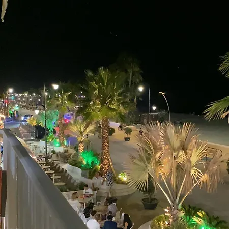 公寓 Beautiful Flat With Sea View In The Center *