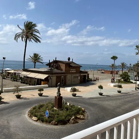 Beautiful Flat With Sea View In The Center 公寓 埃斯特波纳