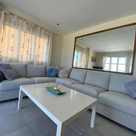 Beautiful Flat With Sea View In The Center *