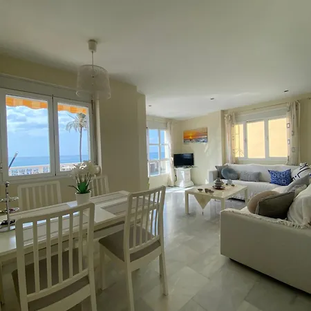 Beautiful Flat With Sea View In The Center Apartment