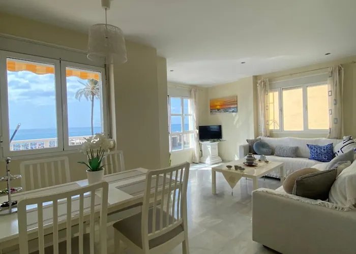 Beautiful Flat With Sea View In The Center 公寓