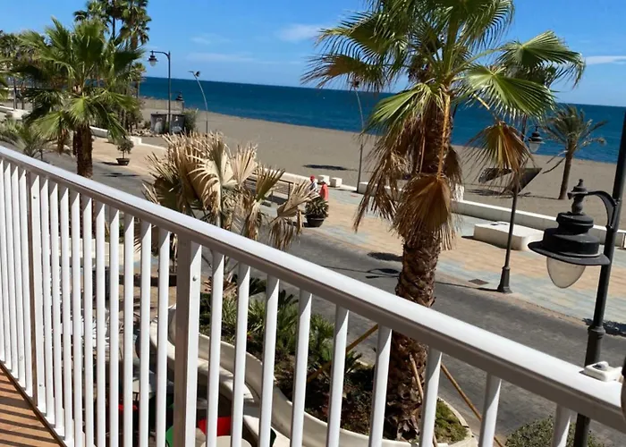 Beautiful Flat With Sea View In The Center *