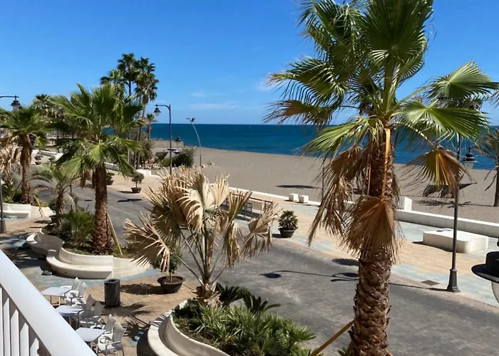 Beautiful Flat With Sea View In The Center * Estepona